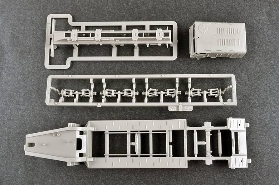 Amazon | トランペッター(TRUMPETER) 1/72 MAZ-537Gトラクター
